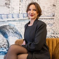 Ness Labro, négociatrice en immobilier chez Ruseff&Latruffe immobilier à Port-Louis.