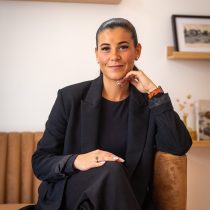 Lucie Dufleit, négociatrice en immobilier chez Ruseff&Latruffe immobilier à l'agence de Ploemeur.