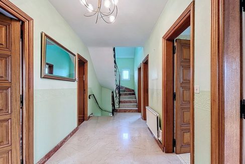 703a6e3a-4ad3-4e92-93ad-23832104ab04-63799-0.jpg