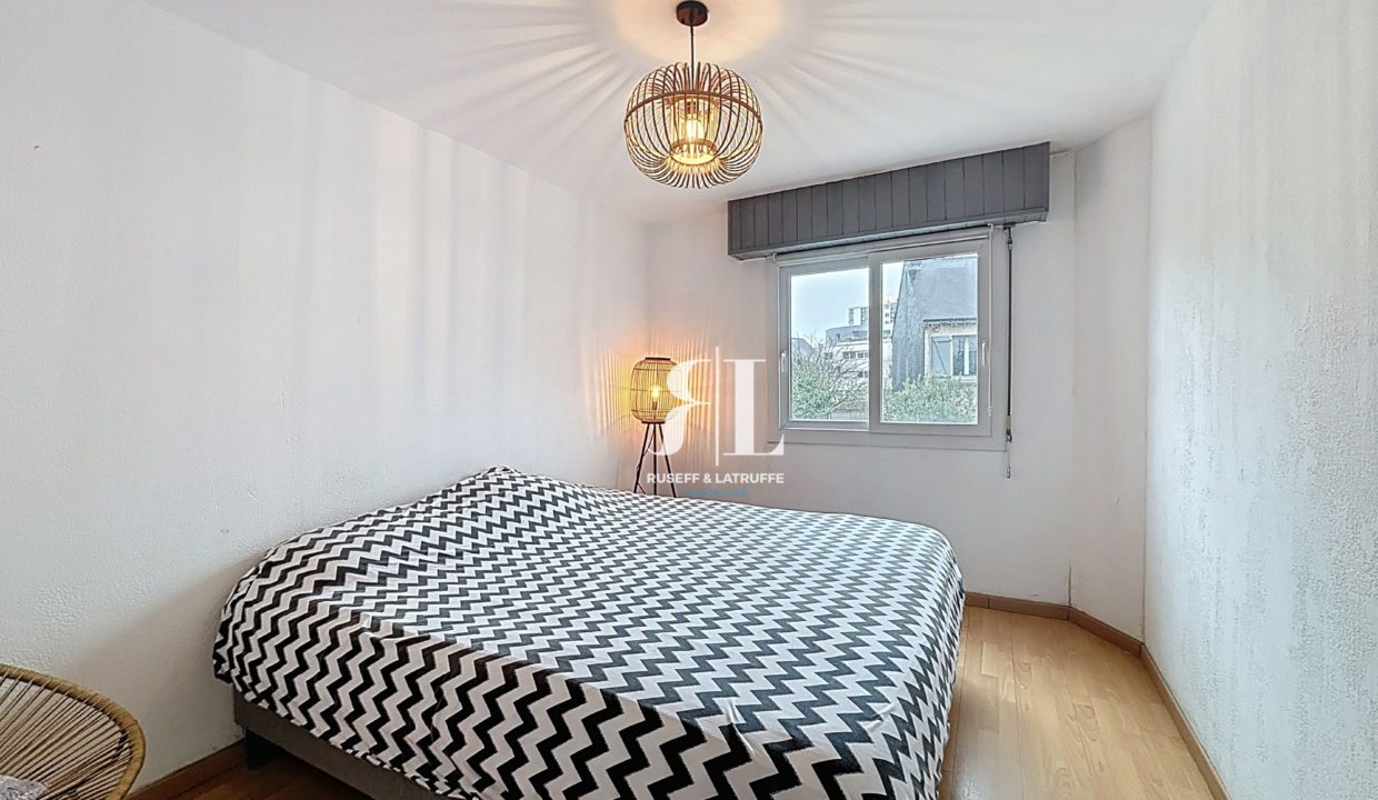 emelie_00032-60052-0.jpg