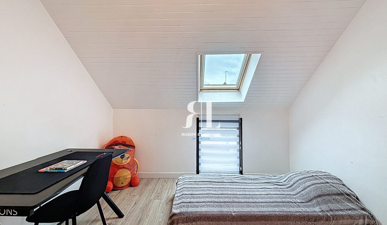 emelie_00036-60052-0.jpg