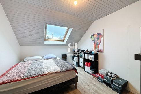 emelie_00039-60052-0.jpg