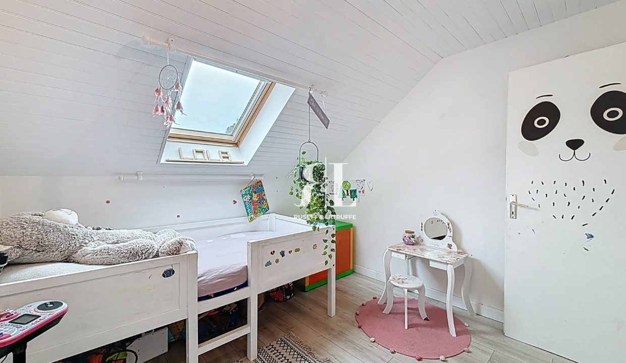 emelie_00044-60052-0.jpg