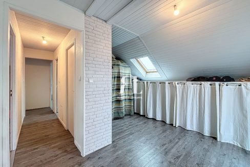 emelie_00046-60052-0.jpg