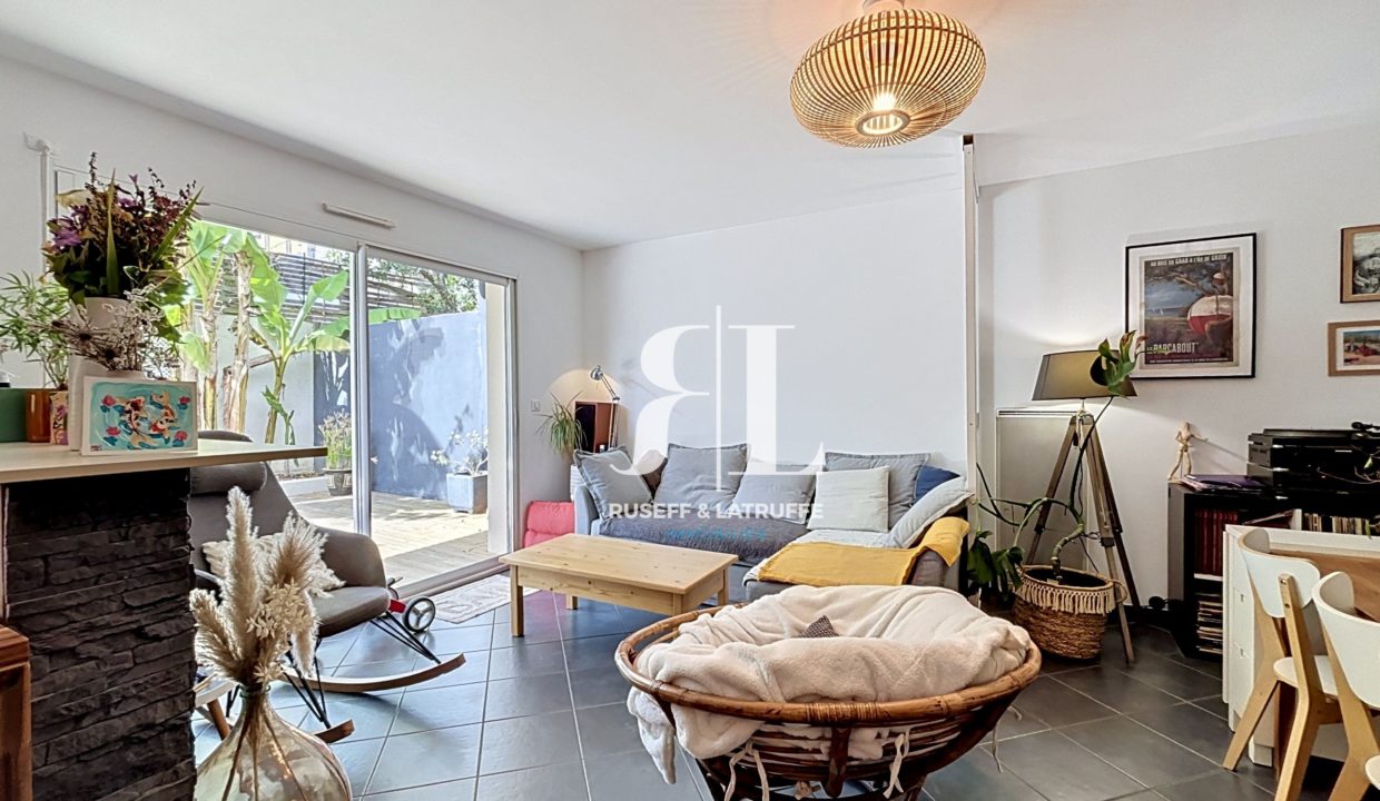 moquet-2_00003-87940-0.jpg