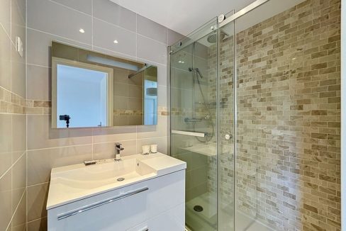 983eb8aa-63e7-4ebd-8d62-63d43316bdbd-100637-0.jpg