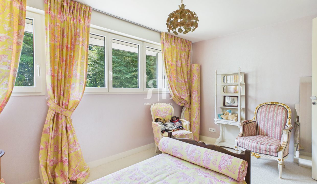 cam04348g0-pr0139-still009-80489-0.jpg