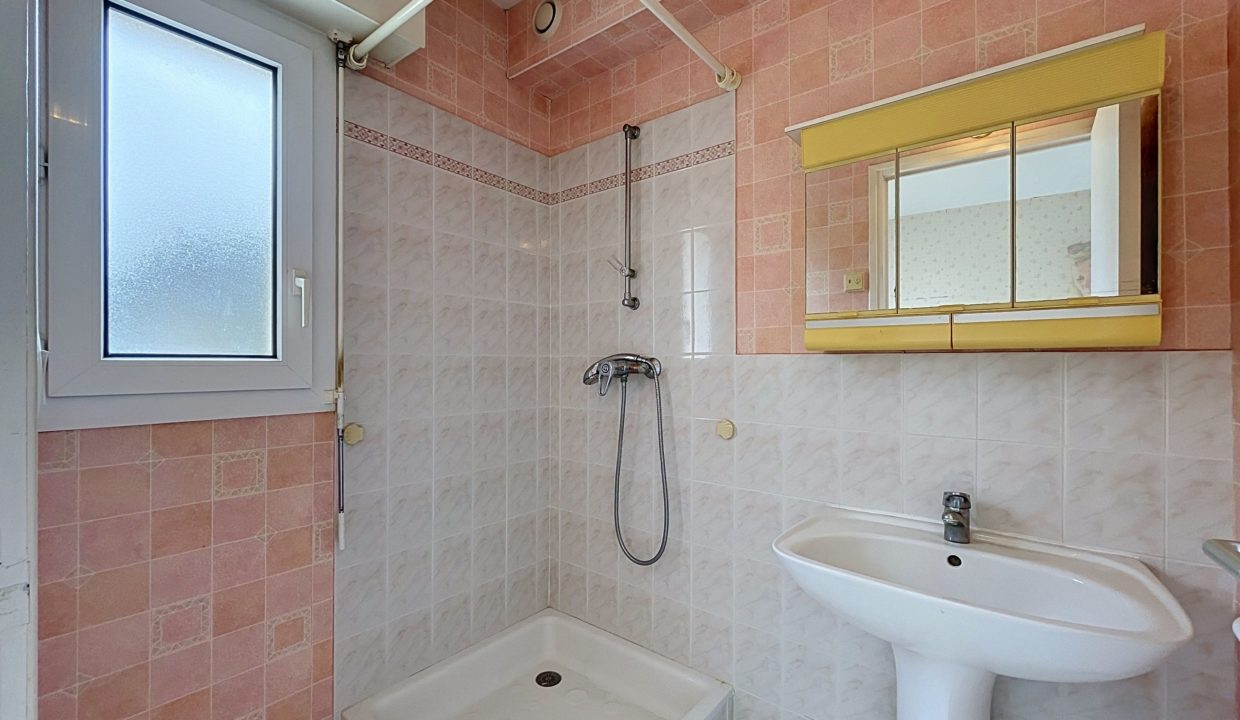 d4d578fe-9bcc-41cc-8aa1-ce99af4b5ca1-126865-0.jpg