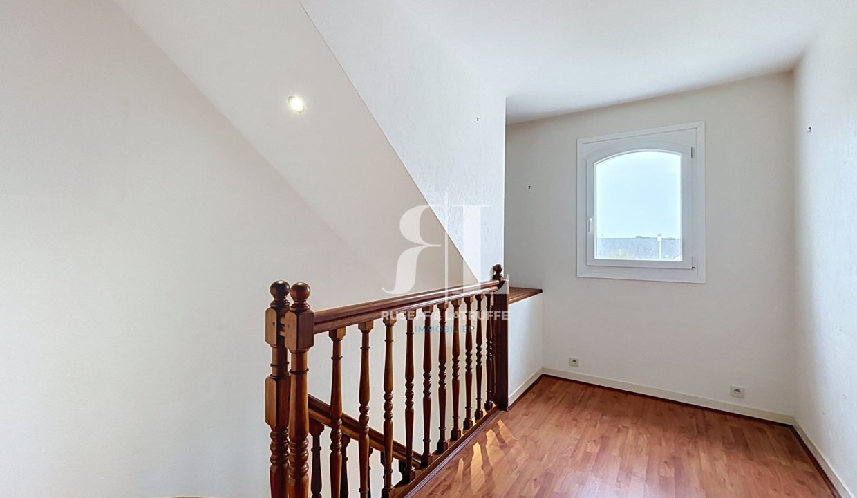 herve_00016-126635-0.jpg