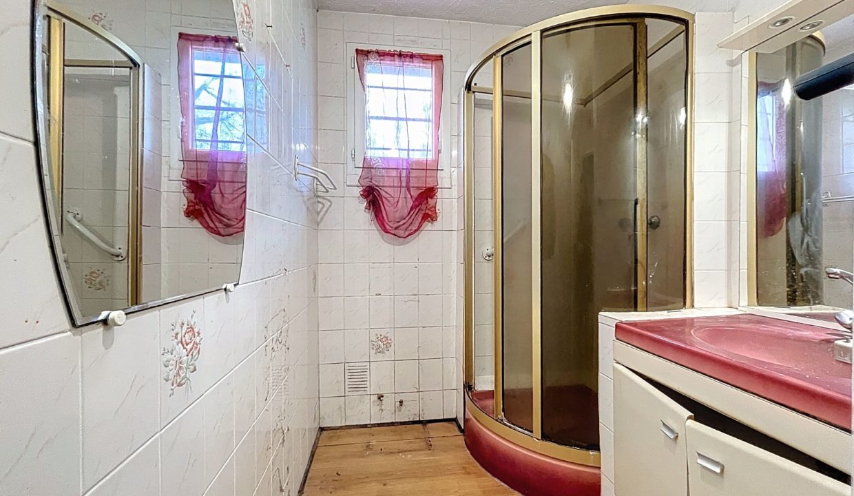 6c845af5-8e07-49aa-8139-2a3f85d4e9bd-127117-0.jpg