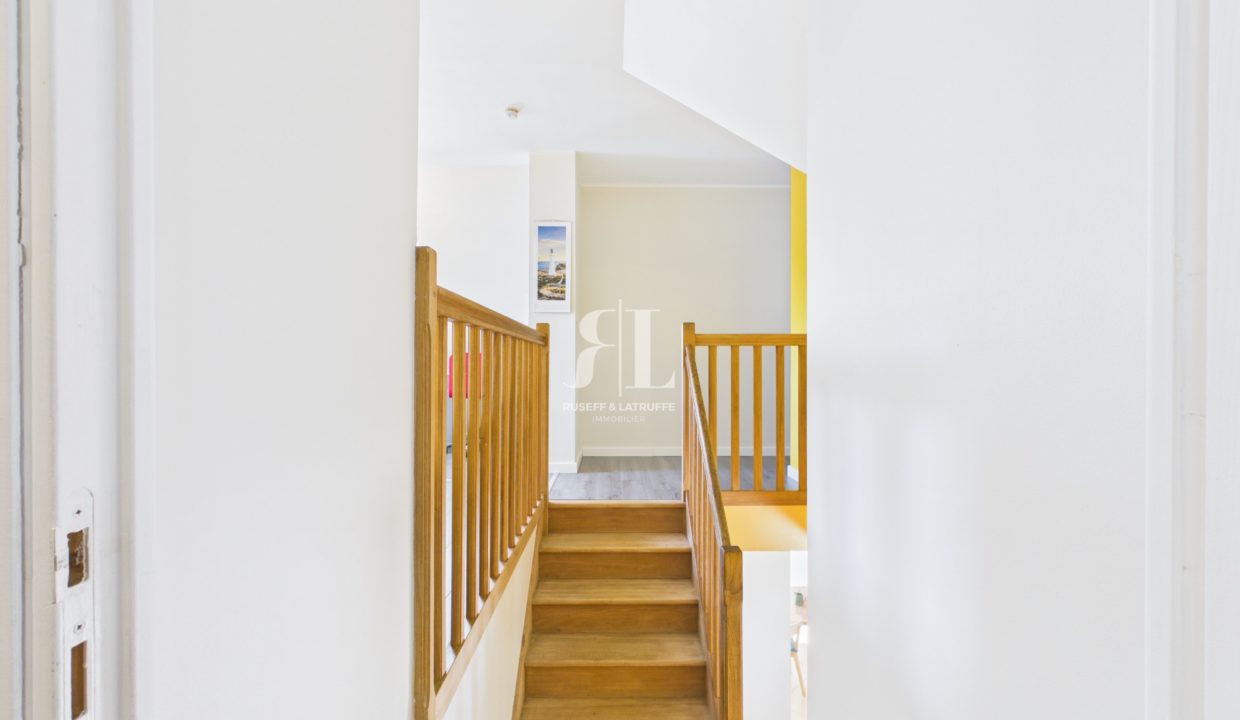 cam04348g0-pr0163-still020-127499-0.jpg