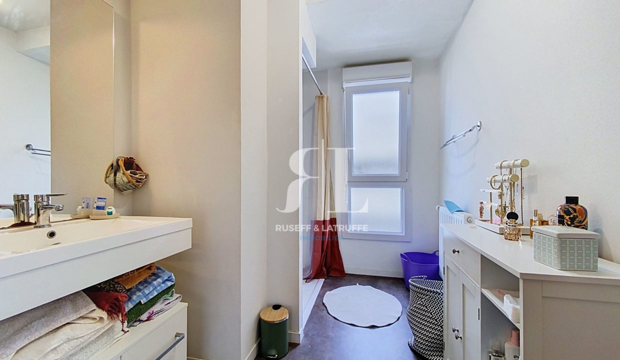 kerrest_00009-127402-0.jpg